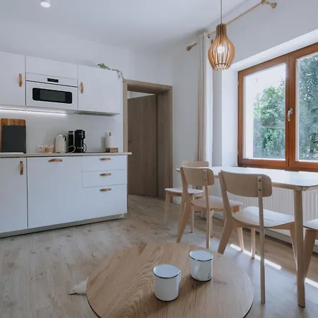 Dom W Gorach Апартаменты *